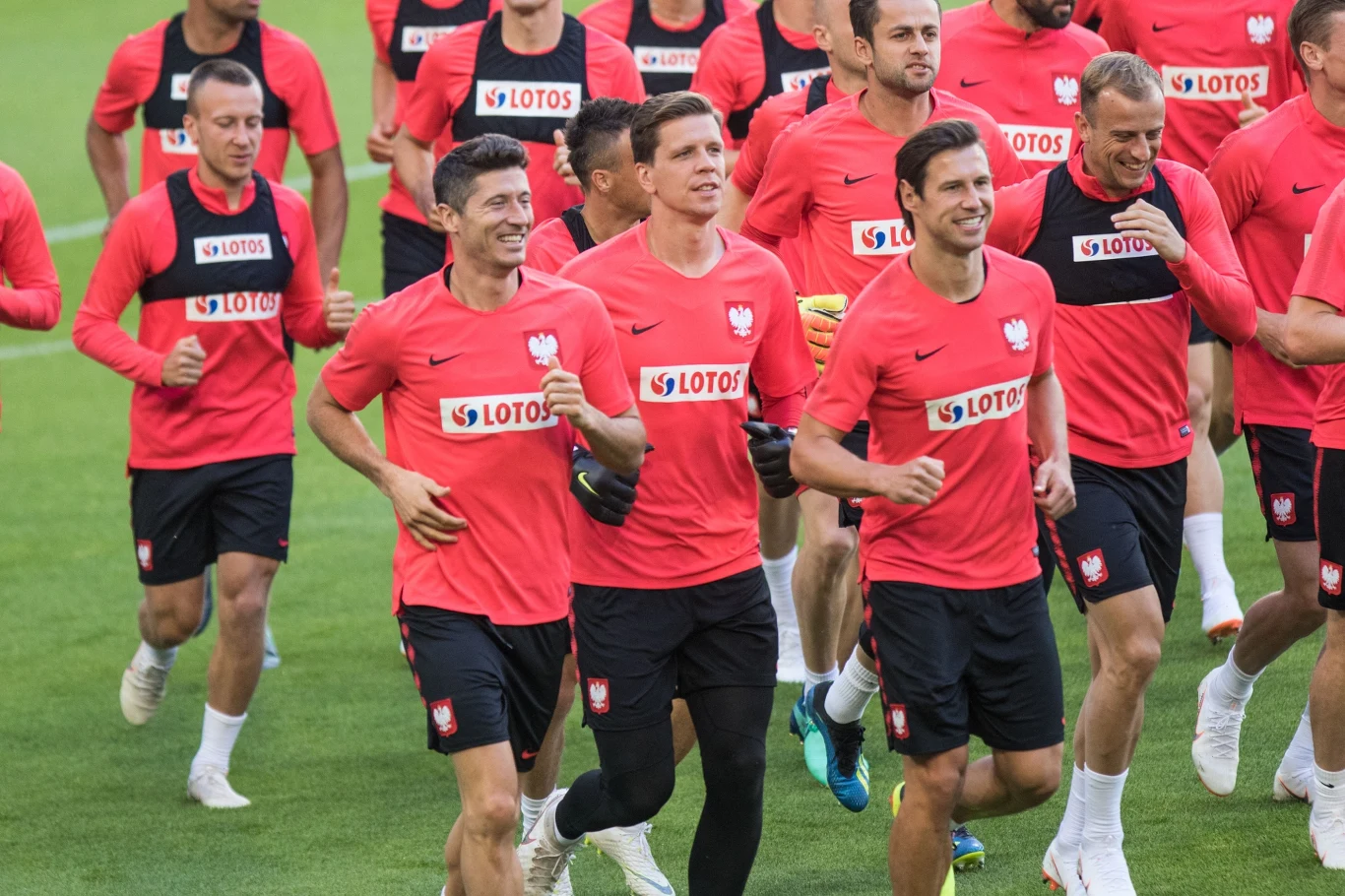Jacek Góralski (pierwszy z lewej) podczas zgrupowania reprezentacji Polski w 2018 roku Jacek Góralski (pierwszy z lewej) podczas zgrupowania reprezentacji Polski w 2018 roku