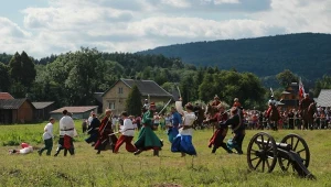 Inscenizacja walki podczas Krempniańskich Parad Historycznych