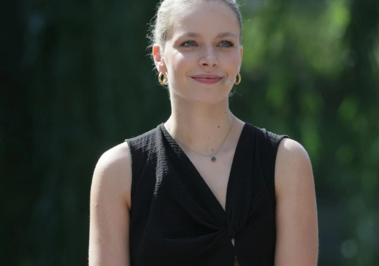 Vanessa Aleksander Vanessa Aleksander