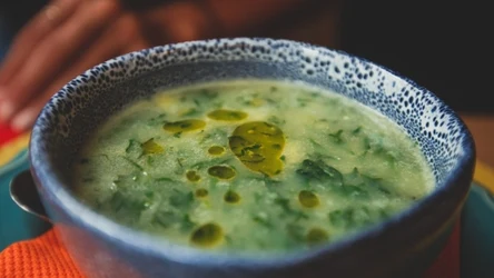 Ten sekretny składnik nadaje jej wyjątkowego smaku. Poznaj ogórkową w nowej odsłonie