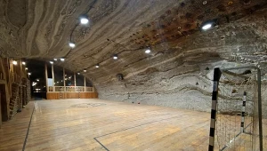 Unikat na skalę Europy. Boisko 250 metrów pod ziemią znajduje się w Polsce