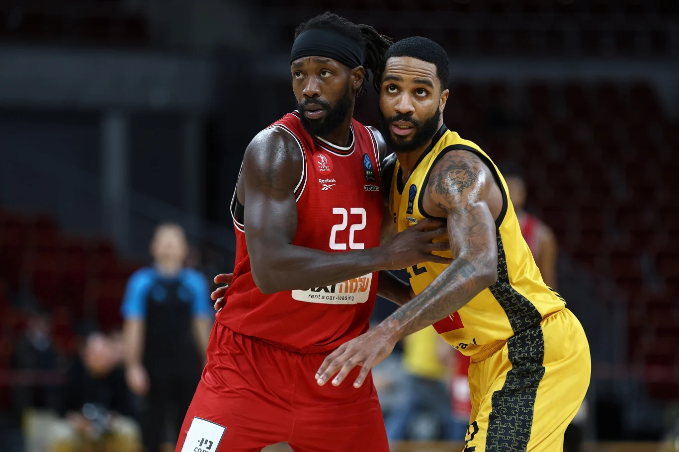 Trefl Sopot (żółte stroje) wysoko uległ Hapoelowi Tel-Awiw w meczu EuroCup Trefl Sopot (żółte stroje) wysoko uległ Hapoelowi Tel-Awiw w meczu EuroCup