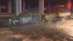 Bmw doszczętnie spłonęło w Warszawie