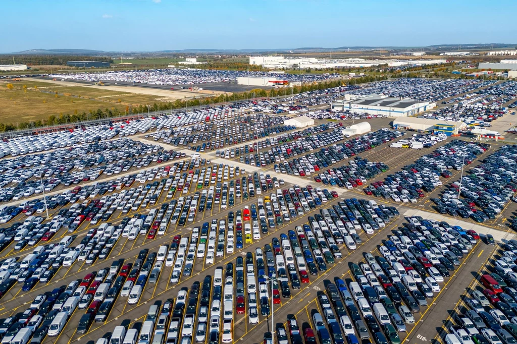 Toyota otworzyła w Czechach nowe centrum logistyczne. Samochody szybciej trafią do klientów.