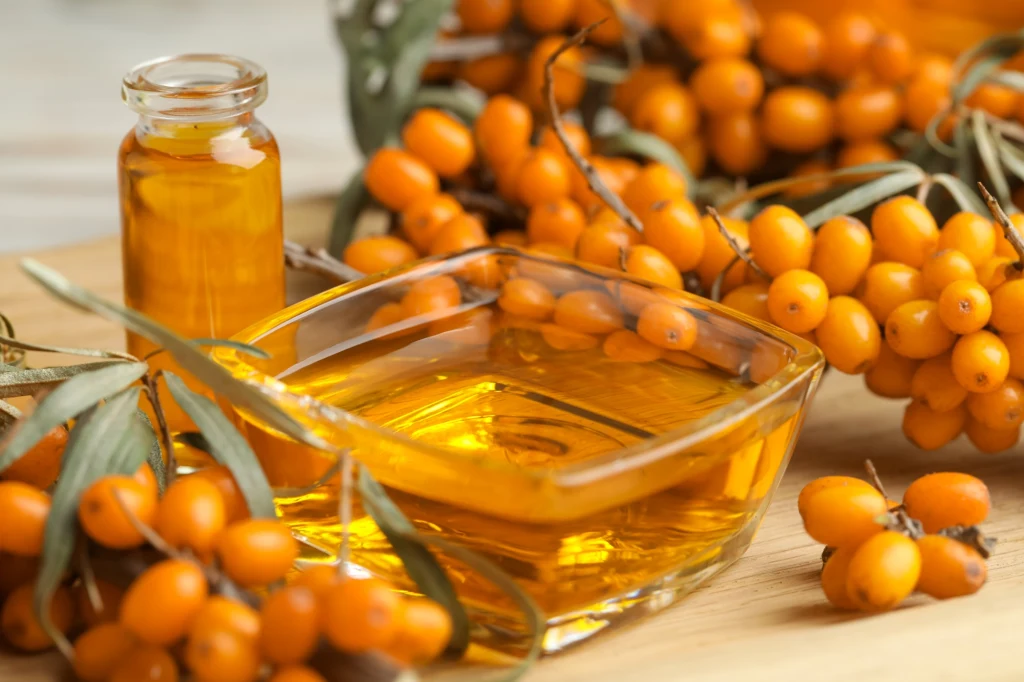 Olej z rokitnika działa wewnątrz, jak i na zewnątrz. Działa antybakteryjnie, wpływa pozytywnie na funkcjonowanie przewodu pokarmowego