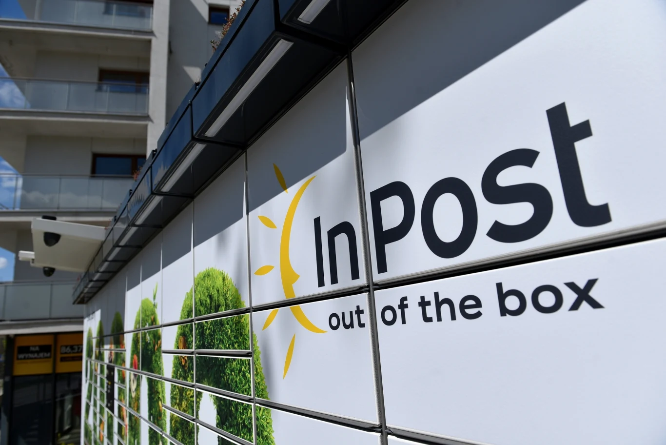 InPost już wkrótce może przestać nam się kojarzyć wyłącznie z paczkomatami. Do akcji w 2025 r. ruszą także zwrotomaty. Co to takiego? InPost już wkrótce może przestać nam się kojarzyć wyłącznie z paczkomatami. Do akcji w 2025 r. ruszą także zwrotomaty. Co to takiego?