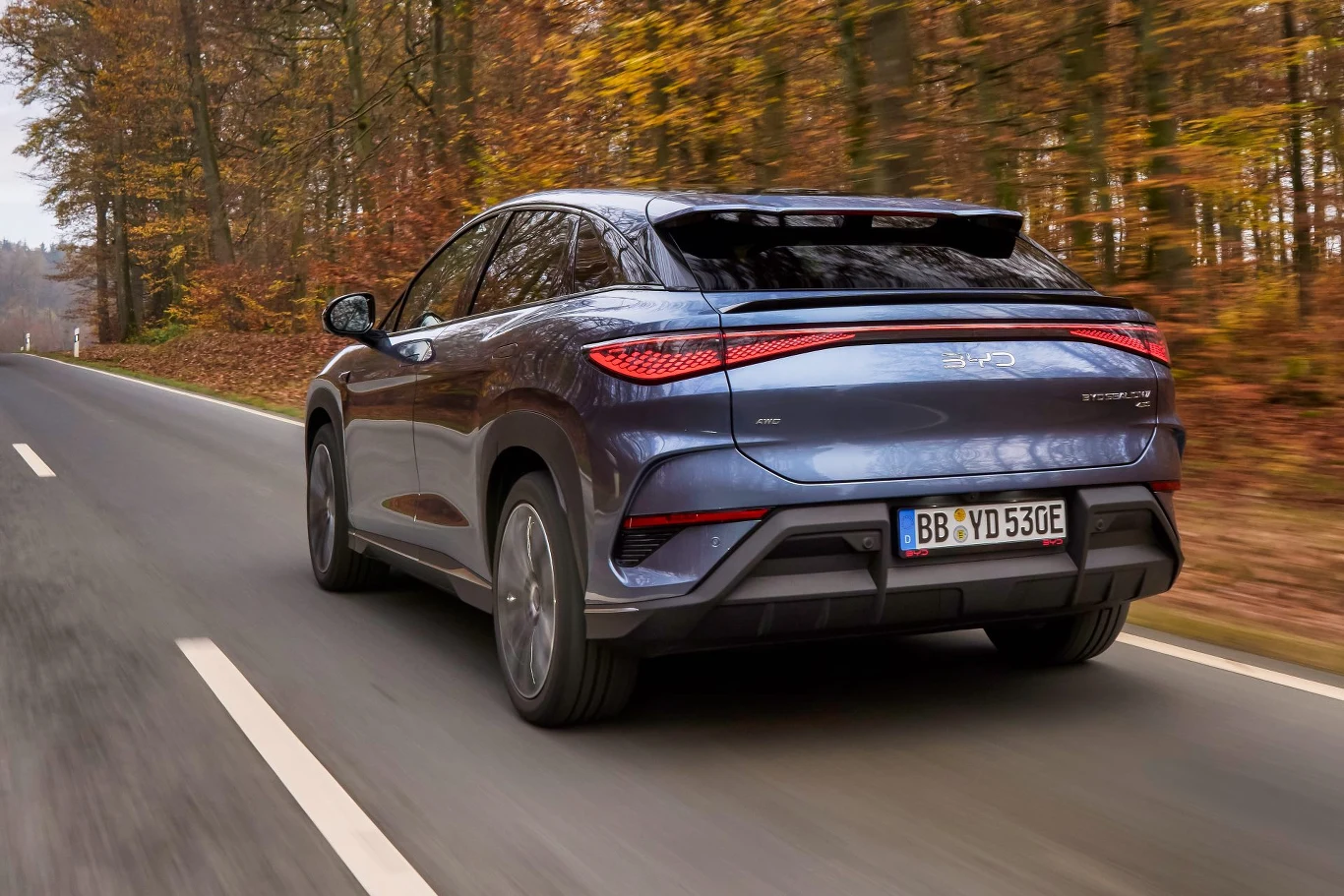 W topowej wersji BYD SEALION 7 startuje do 100 km/h w 4,5 sekundy