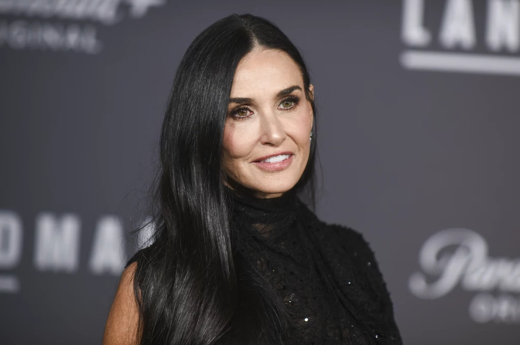 Demi Moore na premierze serialu "Landman". Aktorka olśniła w cekinowej sukni