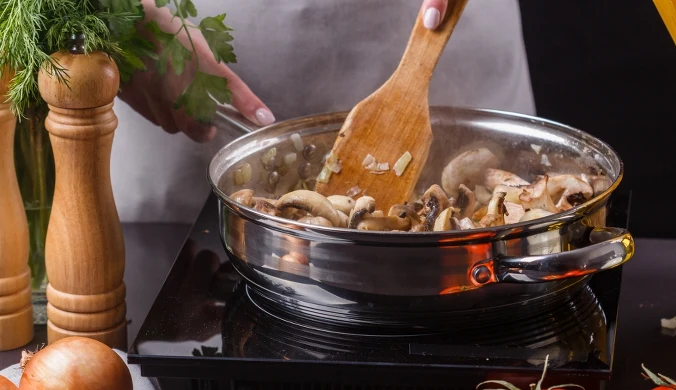 Wystarczy wrzucić do garnka. Żelazna rybka ma pomóc na anemię i spadek żelaza