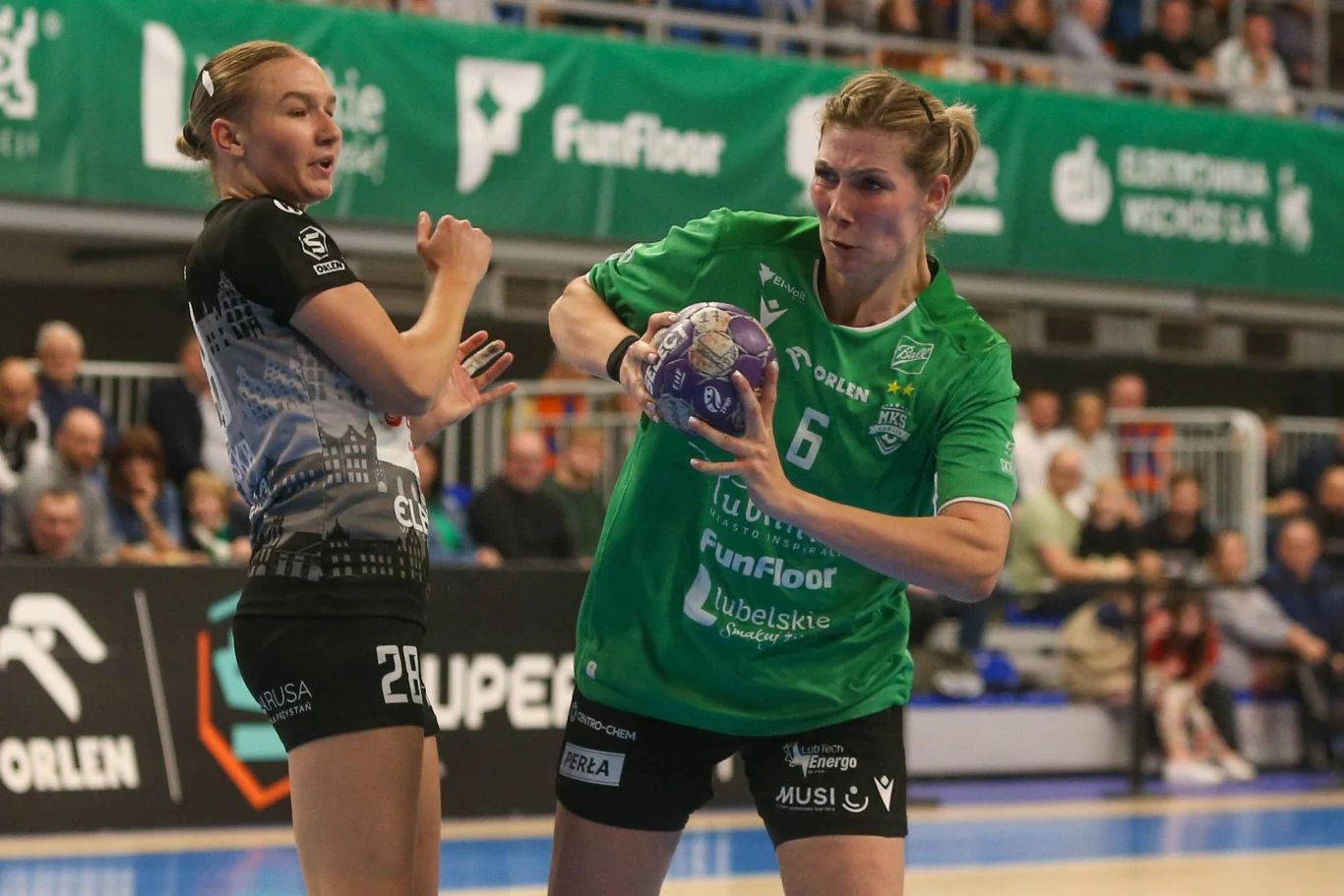 Joanna Andruszak (z prawej)