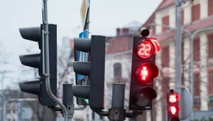 Rząd szykuje nowe przepisy o sygnalizacji świetlnej. Pulsujące światła zamiast sekundników?