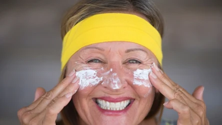 Lanolina pomoże skórze przesuszonej zimą i jesienią.