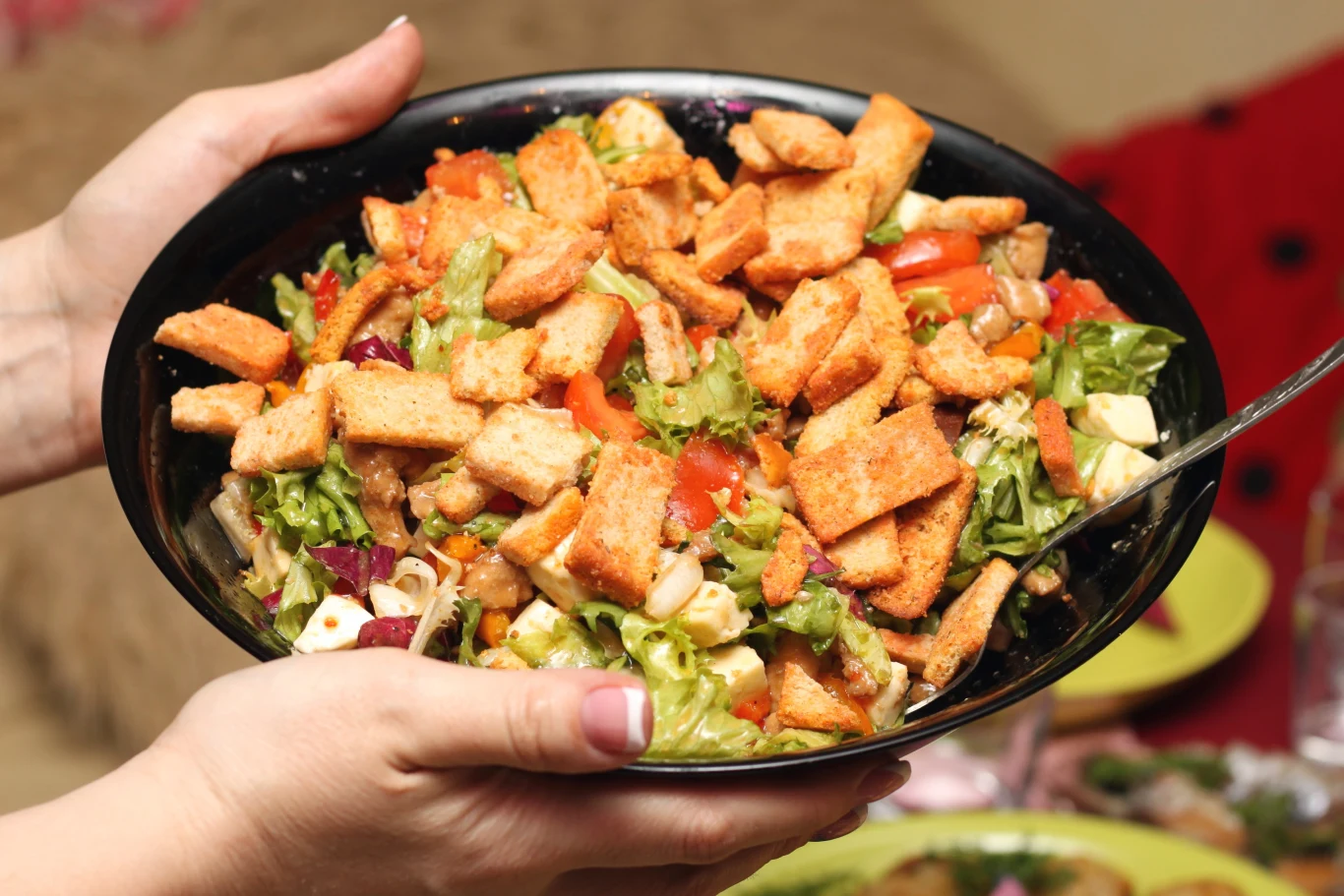 Jeśli znudził ci się gyros, ta potrawa godnie go zastąpi. Poznaj przepis na prostą sałatkę drwala Jeśli znudził ci się gyros, ta potrawa godnie go zastąpi. Poznaj przepis na prostą sałatkę drwala