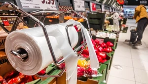 Plastik z reklamówek zamienią w coś przydatnego. Nastąpił przełom