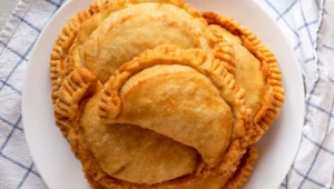 Panzerotti con carne e porri, czyli pierogi po włosku – mięsem i porami nadziane