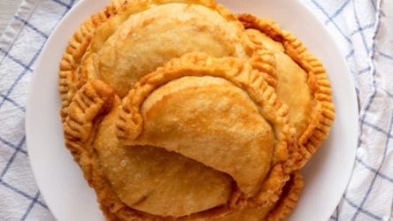 Panzerotti con carne e porri, czyli pierogi po włosku – mięsem i porami nadziane