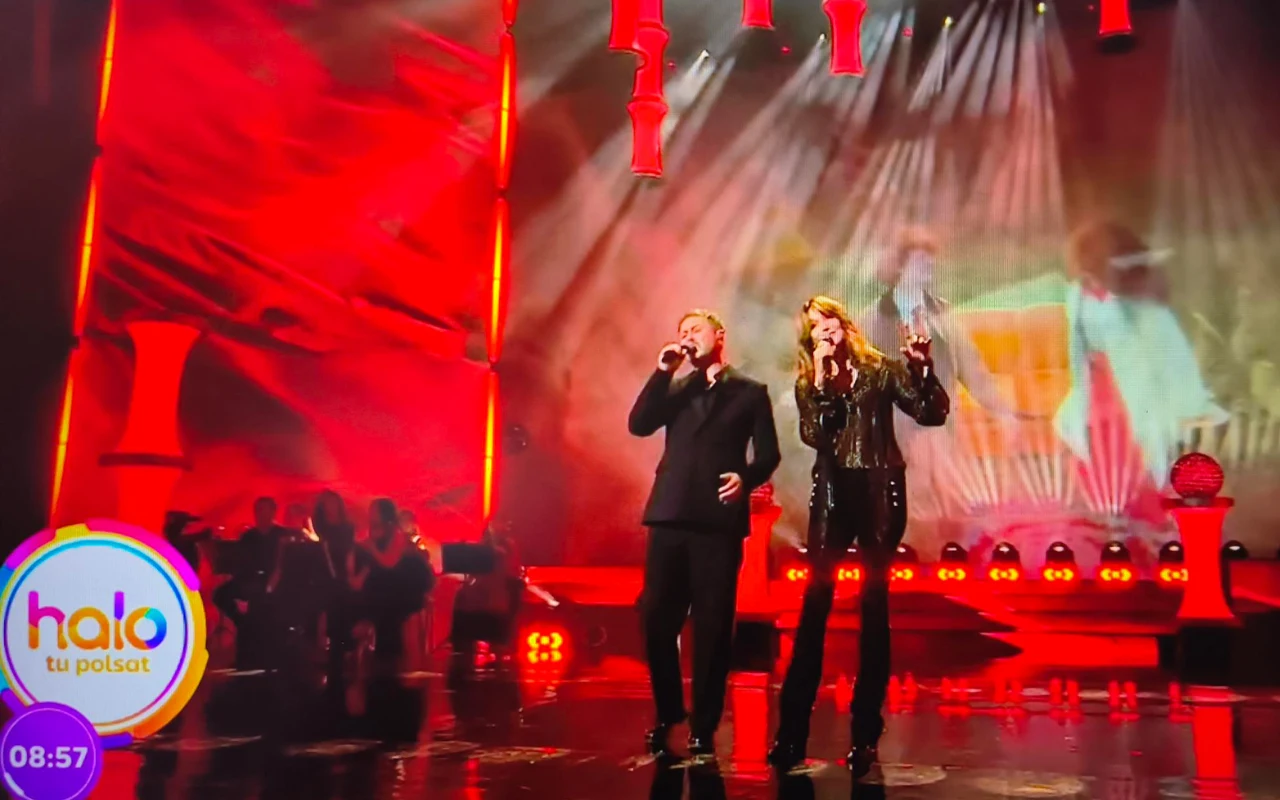 Duet Carly Bruni i Andrzeja Piasecznego