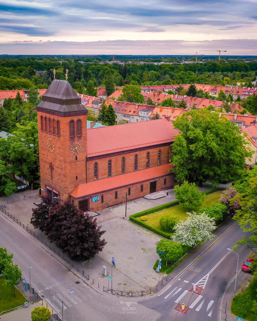 Kościół św. Rodziny, Wrocław - Sępolno 