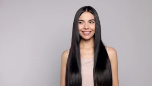 Koniec z elektryzującymi się włosami. Ten tani produkt wygładza je jak żaden inny