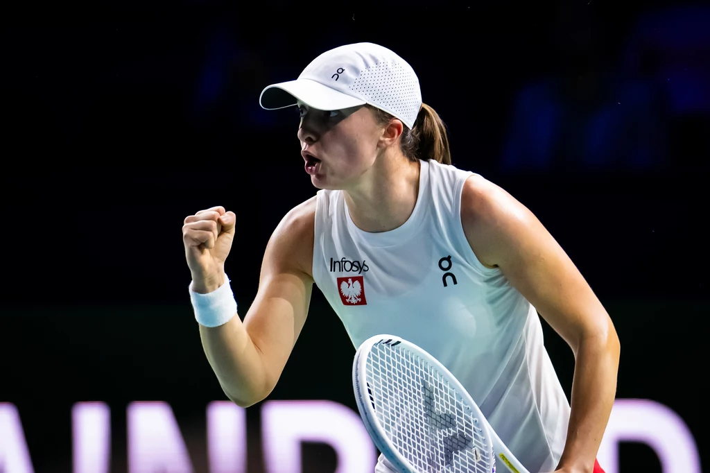 Iga Świątek rywalizowała z Paulą Badosą podczas meczu BJK Cup Finals 2024 Iga Świątek rywalizowała z Paulą Badosą podczas meczu BJK Cup Finals 2024