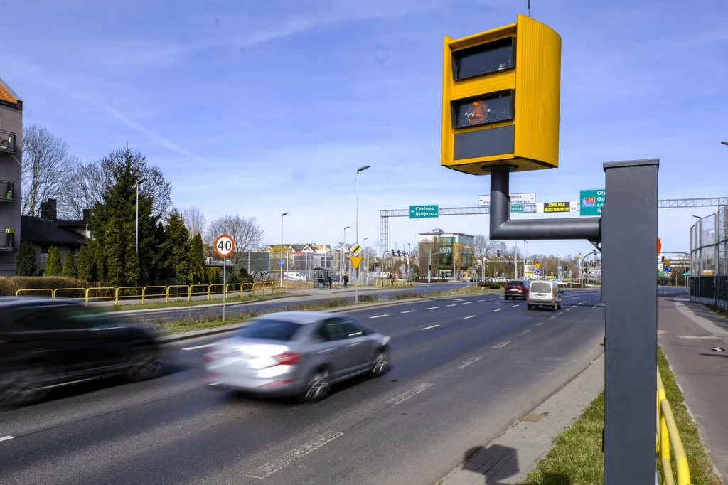 Jaki zasięg ma fotoradar? To zależy, po którym pasie jedziesz