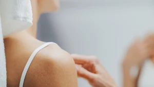 Prawidłowe pH skóry jest niezwykle istotne dla utrzymania jej w dobrej kondycji. Co zaburza równowagę pH? 