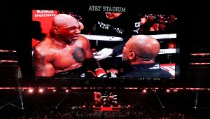 Mike Tyson w swoim narożniku podczas walki z Jakiem Paulem