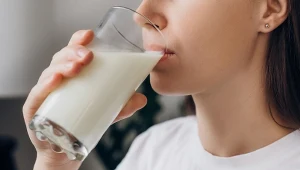 Dodaj do kefiru i pij wieczorem. Zaśniesz jak dziecko i zrzucisz zbędne kilogramy