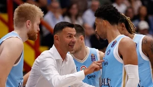 Igor Milicić z zawodnikami Basket Napoli