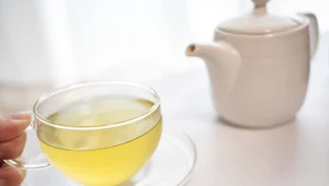 Wypij do kolacji, a najlepiej godzinę przed snem. Zaśniesz bez problemu i bez wybudzania