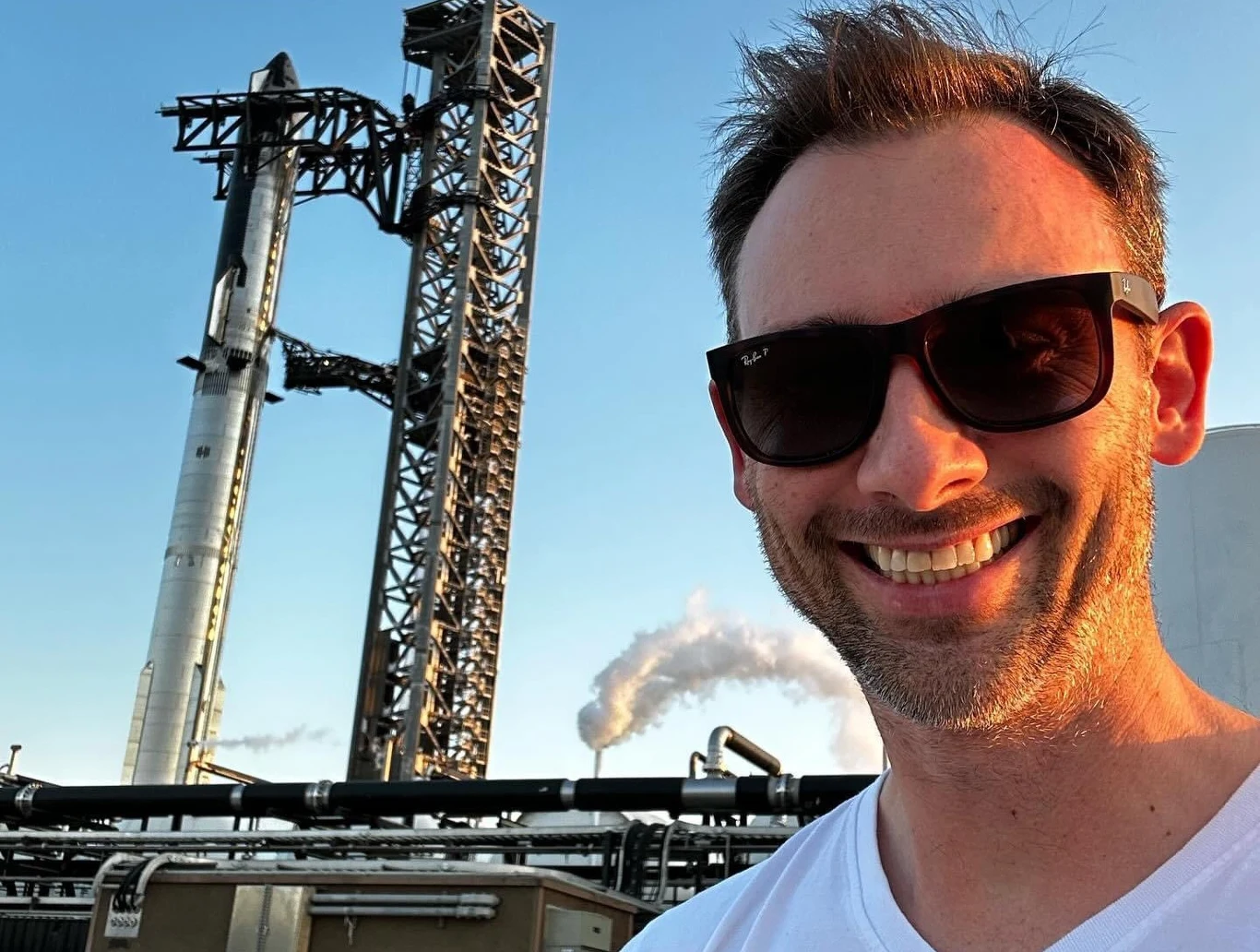 Polski astronauta Sławosz Uznański i rakieta Starship firmy SpaceX. Polski astronauta Sławosz Uznański i rakieta Starship firmy SpaceX.