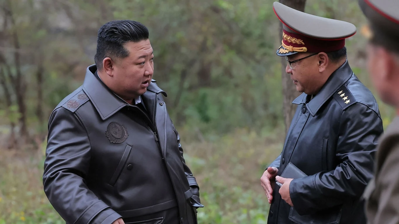 Kim Dzong Un zapowiada początek masowej produkcji dronów kamikadze Kim Dzong Un zapowiada początek masowej produkcji dronów kamikadze