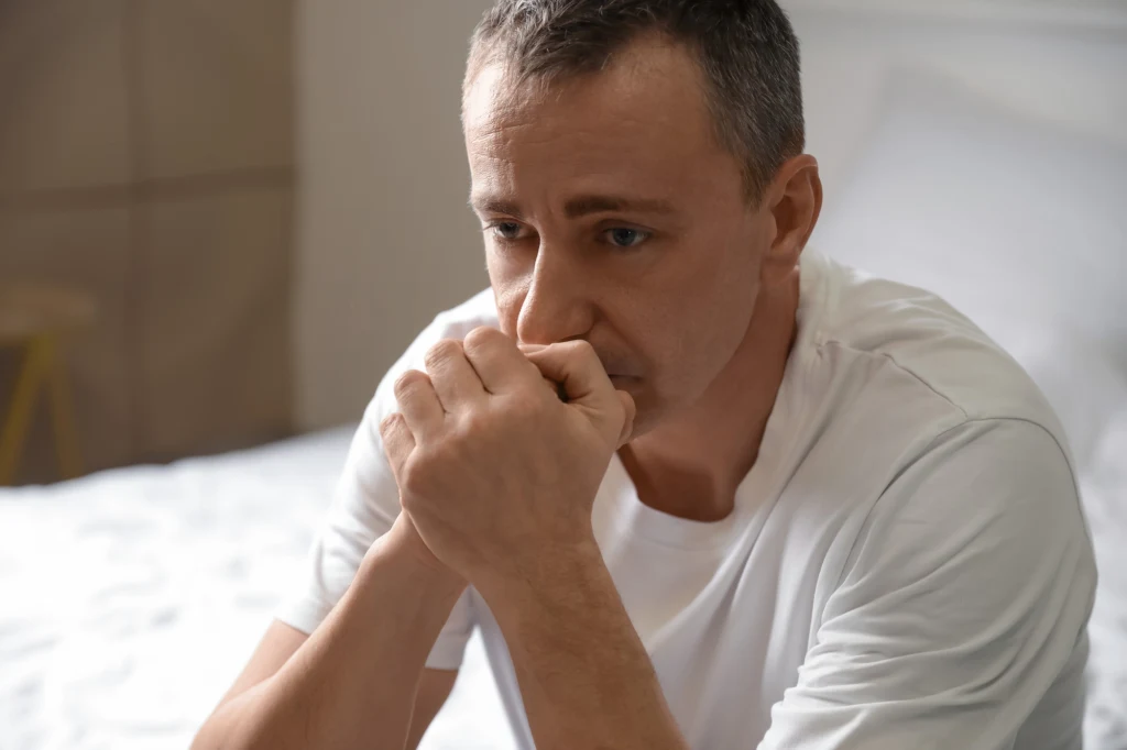 Łagodny przerost prostaty to schorzenie, które dotyka wielu mężczyzn. Jak się objawia?