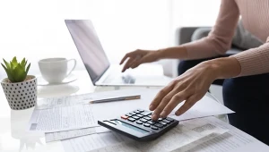 Konsolidacja zobowiązań to rozwiązanie dla osób, które mają kilka pożyczek zaciągniętych w różnych miejscach