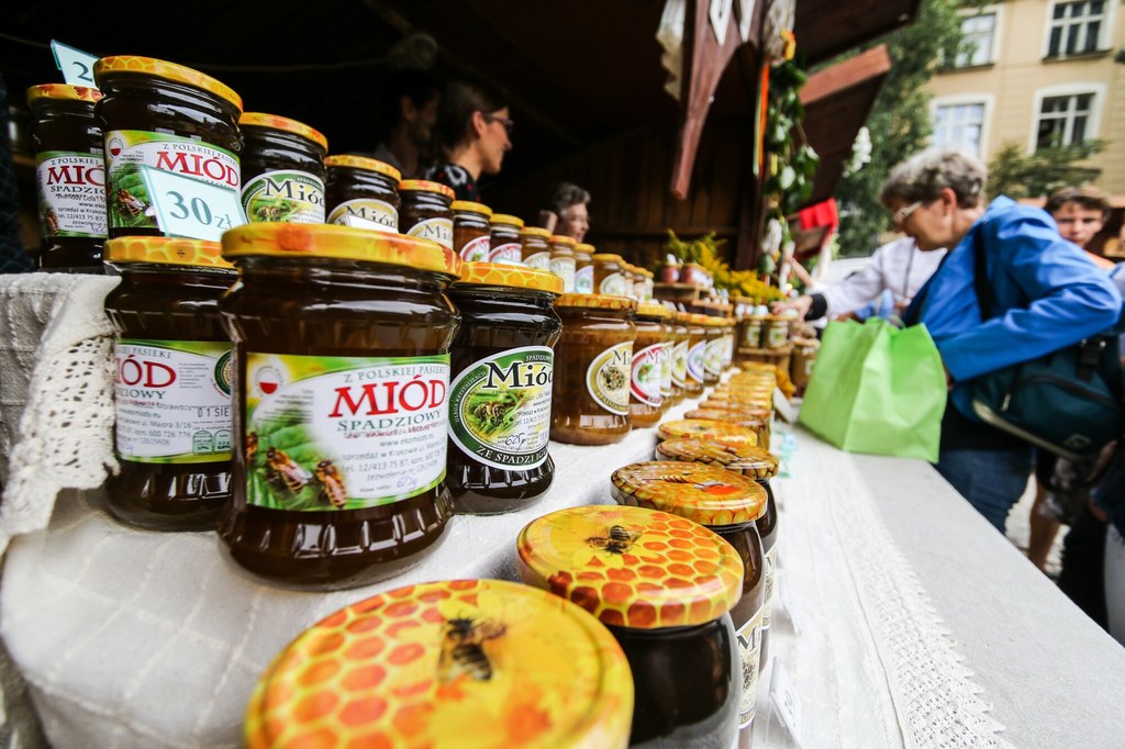 Wybrano najlepsze miody regionalne na świecie. Cztery z nich pochodzą z Polski