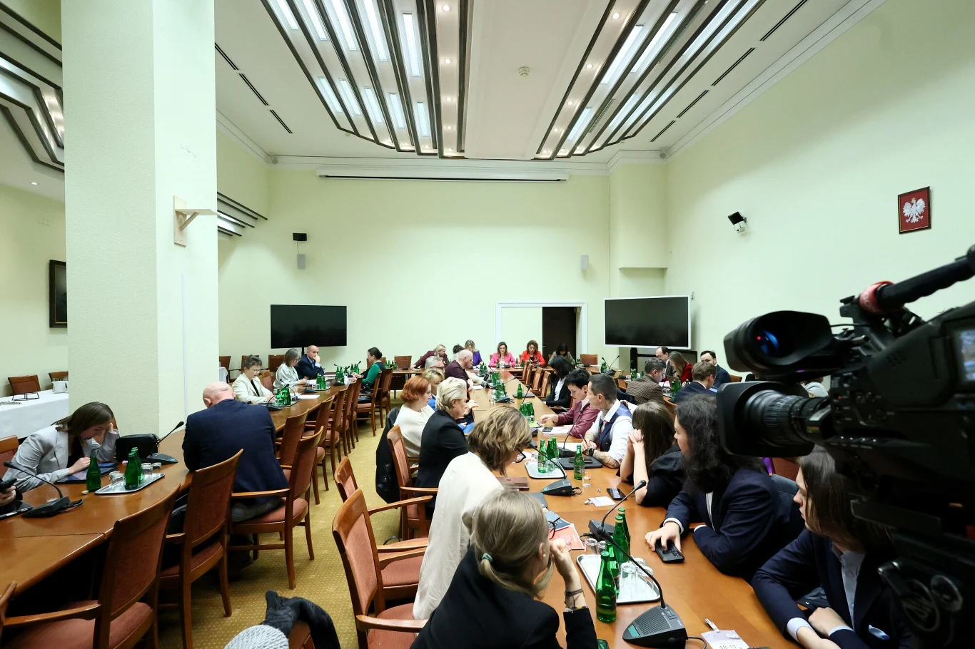 Sejmowa komisja polityki społecznej i rodziny. Posłowie, pracownicy i pracodawcy dyskutowali o wolnej Wigilii Sejmowa komisja polityki społecznej i rodziny. Posłowie, pracownicy i pracodawcy dyskutowali o wolnej Wigilii