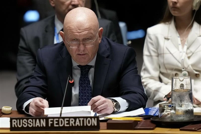 Ambasador Rosji przy ONZ Wasilij Niebienzja podczas posiedzenia Rady Bezpieczeństwa ONZ Ambasador Rosji przy ONZ Wasilij Niebienzja podczas posiedzenia Rady Bezpieczeństwa ONZ