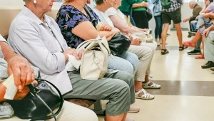 Powiązanie minimalnego wieku emerytalnego z oczekiwaną długością życia - takie rozwiązanie rekomenduje Polsce MFW