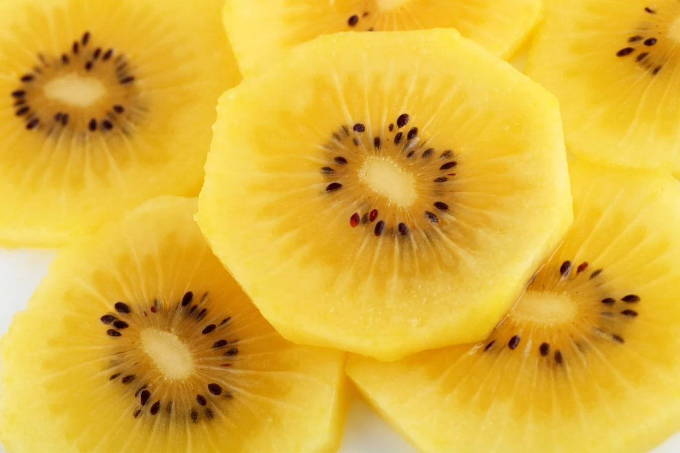 Kiwi gold to pyszny, słodki owoc, który ma mnóstwo cennych składników odżywczych Kiwi gold to pyszny, słodki owoc, który ma mnóstwo cennych składników odżywczych