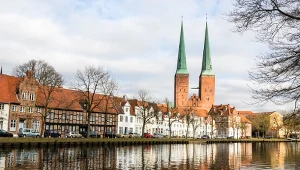 To miasto jest stolicą marcepanu. Zachwyca architekturą i jest w sam raz na city break 