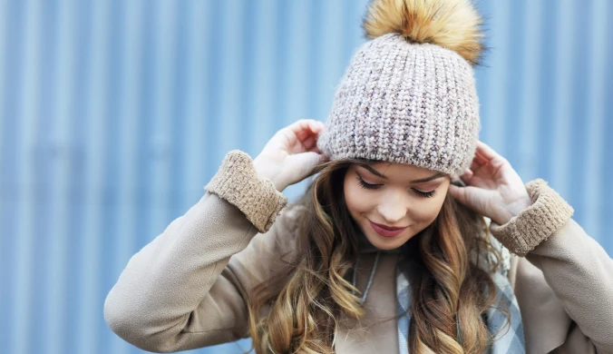 Czy trzeba nosić czapkę? Nie, ale warto... dla zdrowia i urody