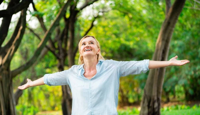 Trudny czas dla wielu kobiet. Sposoby radzenia sobie z objawami menopauzy