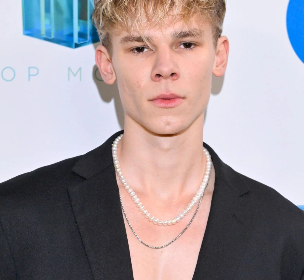 Maciej Skiba prezentuje nowy teledysk Maciej Skiba prezentuje nowy teledysk