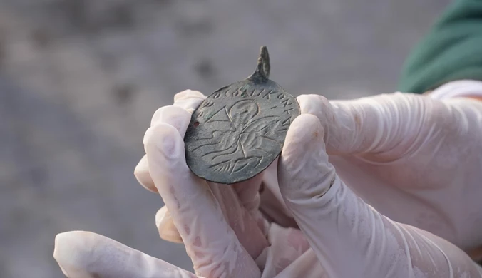 To amulet zabójcy demonów. Potwierdza brakujący rozdział Biblii