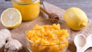 Dodaj do herbaty zamiast soku z malin. Chroni przed infekcjami, rozgrzewa i działa przeciwzapalnie 