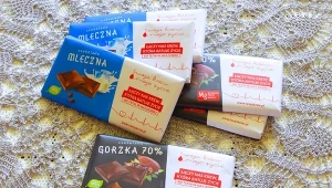 Honorowemu dawcy krwi przysługuje posiłek wysokoenergetyczny w postaci czekolad, a także dni wolne od pracy