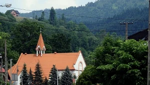 To uzdrowisko leży tuż przy granicy. Kusi źródłami wód mineralnych i widokami 