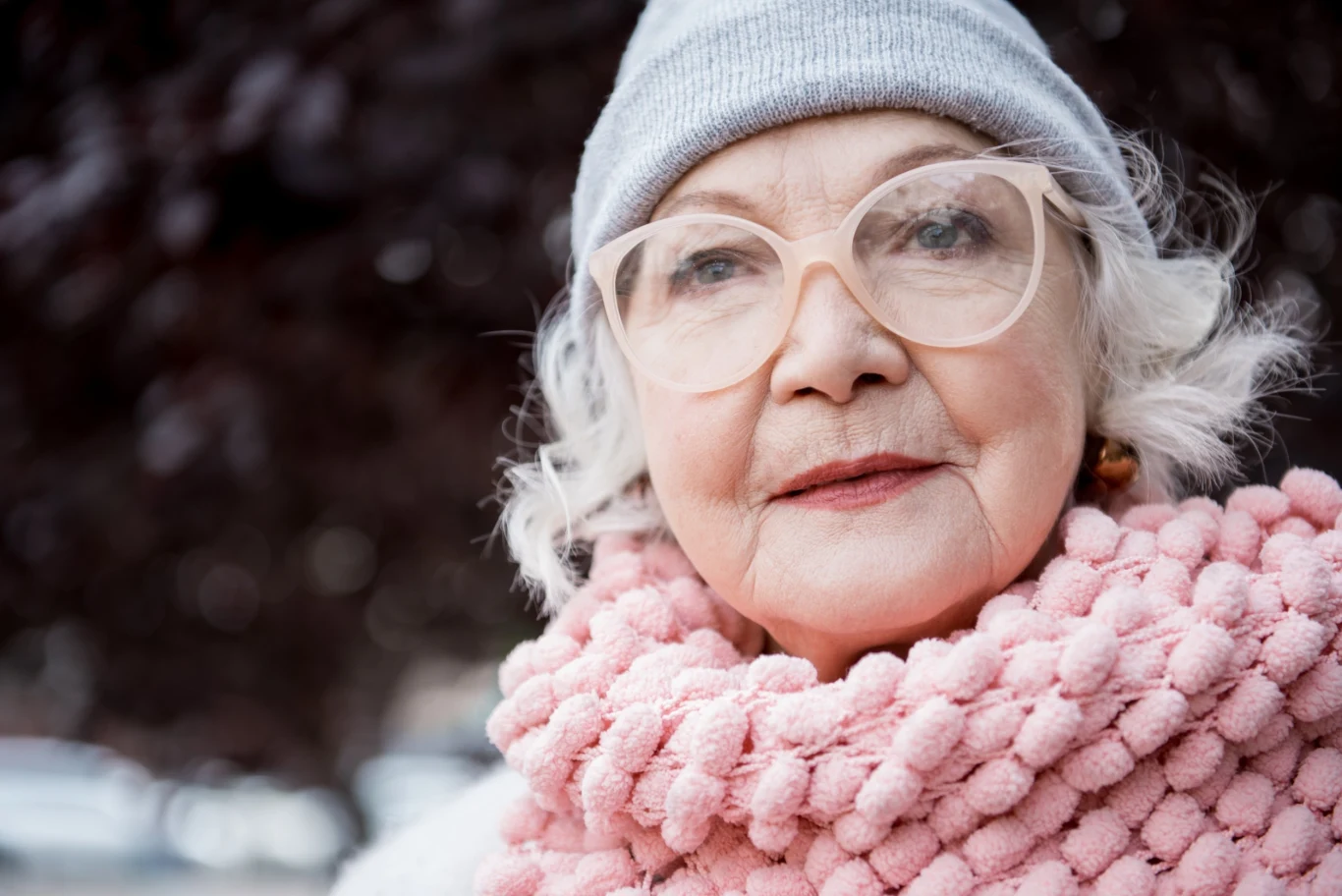 Młodzi ludzie coraz częściej podejmują decyzję o bezdzietności. Dla seniorów oznacza to starość bez wnuków
