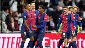 Lamine Yamal (trzeci z lewej) ma wedle hiszpańskich mediów niebawem przedłużyć kontrakt z FC Barcelona