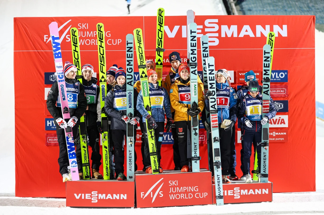 Podium konkursu mikstów w Lillehammer